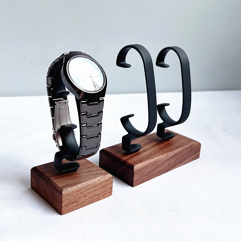 Деревянная С-образная подставк – обзор и цена Jewelry And Watches Inc